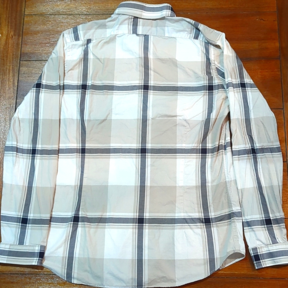 Express button up - Picture 3 of 3